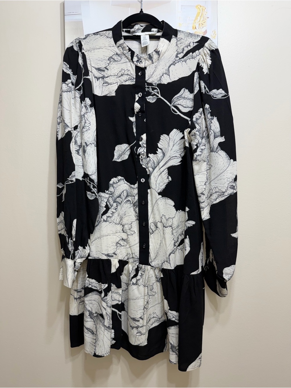 H&M Black and White Floral Button-Front Long Sleeve Dress